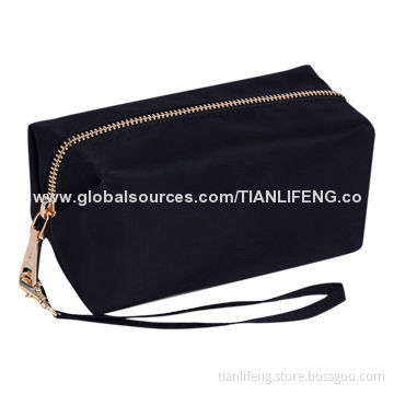 Classic Cosmetic Bag, Measures 16*8.5*8.5cm